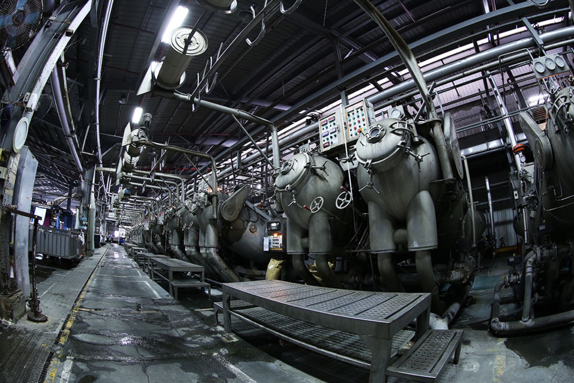 Vulcanising plant, autoclave line
